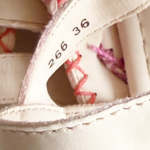 Farm Rio Zig Zag Stitch Sandals Size 6 - Picture 3 of 7